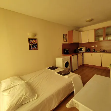 ваканционно студио аквария * 阳光海滩